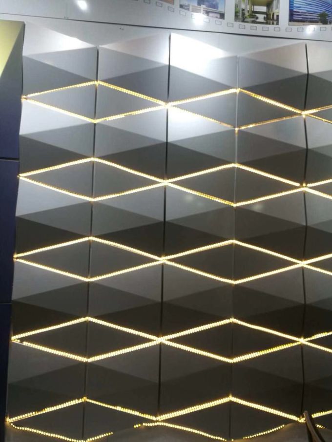 Platten-Wand-Umhüllungs-Aluminiummaterial des Entwurfs-3D zusammengesetztes mit LED-Beleuchtungs-Dekoration
